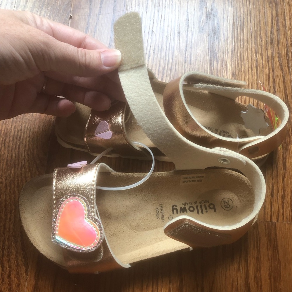 NEW Billowy Heart Sandals 12 - Picture 3 of 9
